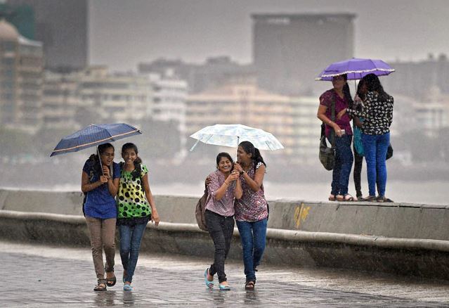 जानिए दिल्ली और यूपी समेत कई राज्यों में कब होगी दिल खुश कर देने वाली बारिश