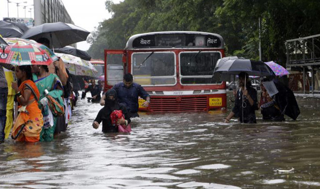 मुंबई में भारी बारिश 
