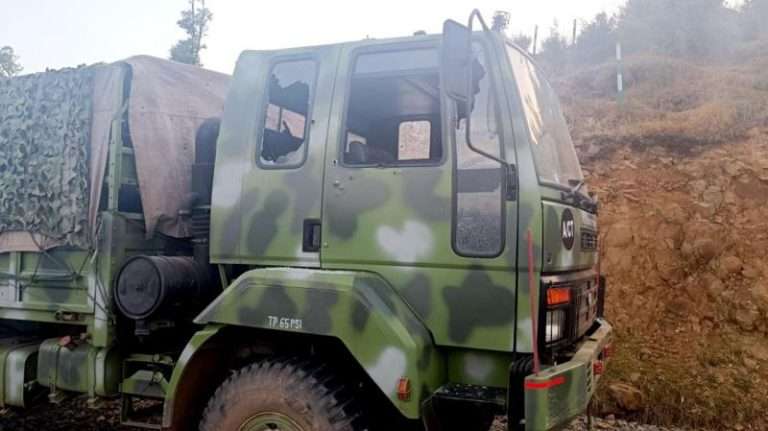 दुखद: भारतीय वायु सेना के काफिले पर आतंकी हमला, एक जवान शहीद, चार घायल