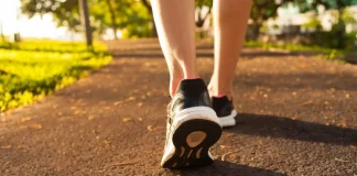 हर दिन 60 मिनट पैदल चलने से बदल सकती है आपकी पूरी जिंदगी! जानिए शरीर में क्या-क्या चमत्कारी बदलाव आते हैं