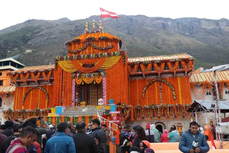 बदरीनाथ धाम में तीन दिन में चार श्रद्धालुओं की मौत, प्रशासन सतर्क