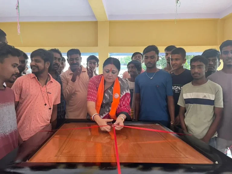 बीजेपी विधायक अग्निमित्रा पॉल के कैरम बोर्ड उद्घाटन पर सोशल मिडिया पर बवाल