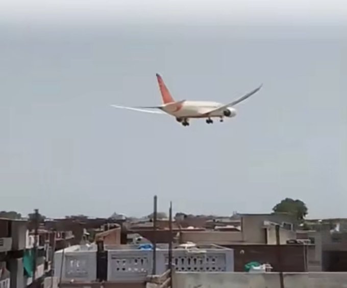 AirIndia, #BombThreat, #EmergencyLanding ,#Thailand, #Phuket ,#DelhiFlight #,FlightSafety ,#BreakingNews,