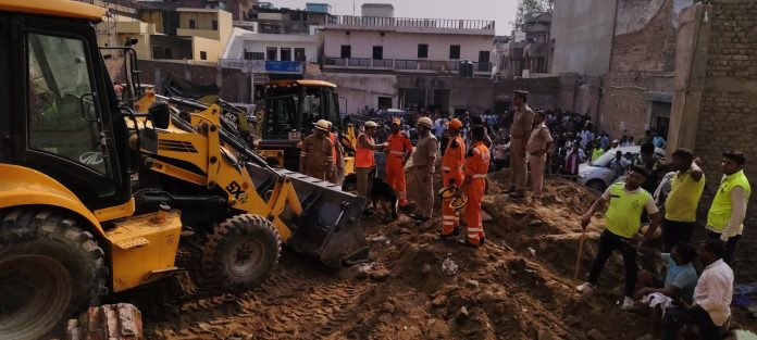 Soil caved in in Mathura, wreaking havoc on many houses