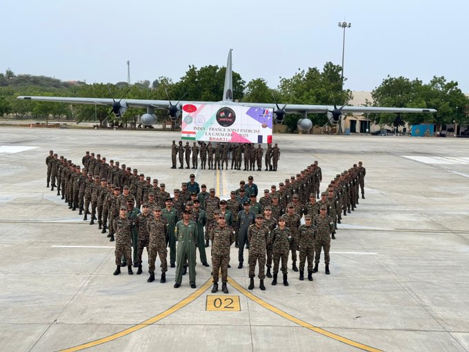 #VandeMataram , #JaiHind , #DeshKeLiye, #SoldiersOfIndia, #RashtraKeRakshak,