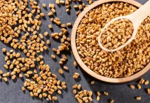 खाली पेट मेथी का पानी पीने से मिल सकते हैं बड़े फायदे, जानें तरीका और सावधानियां