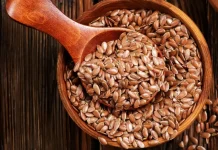 झुर्रियों और एजिंग को कम करने में अलसी के बीज हो सकते हैं मददगार