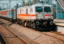 छठ पूजा पर यात्रियों के लिए बड़ी सौगात, रेलवे चलाएगा 12,000 से ज़्यादा विशेष ट्रेनें