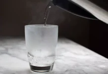 सर्दियों में गर्म पानी या गुनगुना पानी, जानें कौन सा है ज्यादा फायदेमंद?