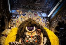 भैरव जयंती पर अपनाएं 8 उपाय, जीवन से दूर होंगी नकारात्मक शक्तियां और शत्रु बाधाएं!