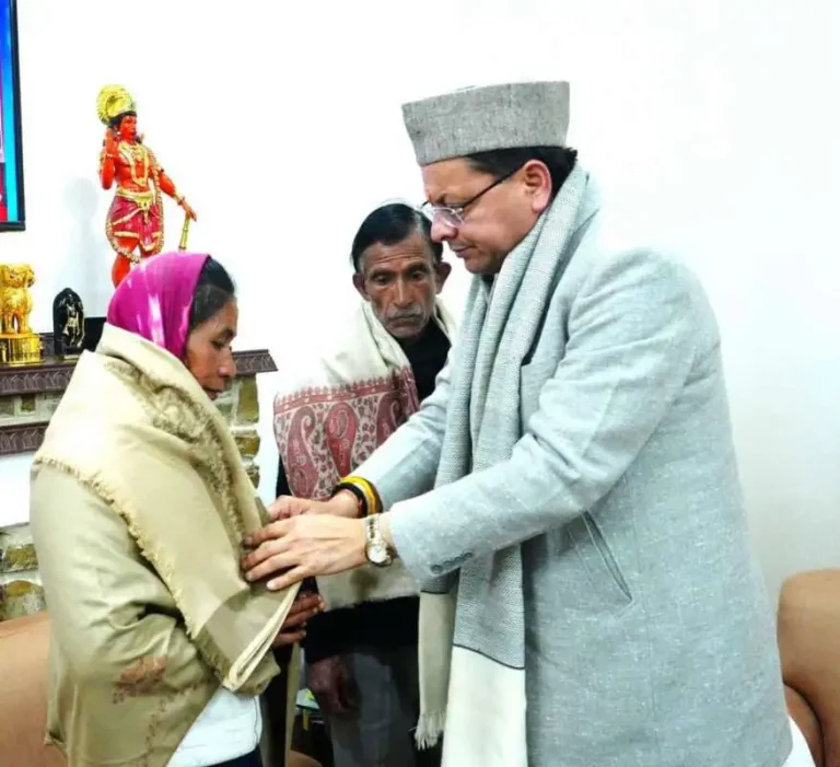 मुख्यमंत्री धामी ने अंकिता भंडारी के परिजनों से की मुलाकात, न्याय का दिलाया भरोसा
