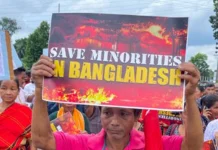 बांग्लादेश में कारोबारी हिंदू पर पेट्रोल डालकर जिंदा जलाने की कोशिश, तालाब में कूदकर बचाई जान