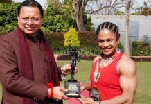 सीएम धामी ने अंतरराष्ट्रीय महिला बॉडीबिल्डर प्रतिभा थपलियाल को किया सम्मानित