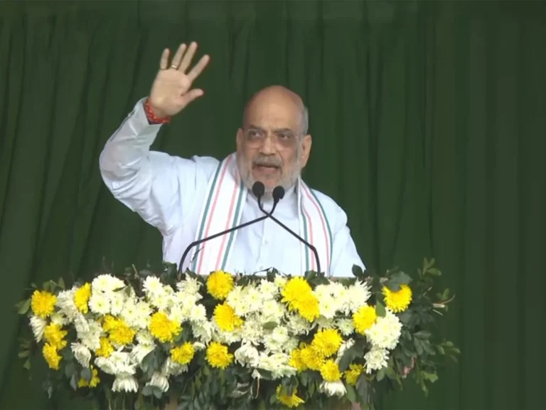 हर घुसपैठिए को वापस भेजेंगे, असम रैली में गरजे अमित शाह, कांग्रेस पर लगाए गंभीर आरोप