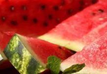 तरबूज से पाएं पार्लर जैसा निखार, घर पर ऐसे करें आसान फेशियल