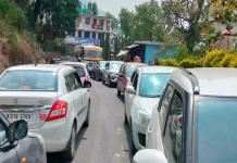कैंची धाम वीकेंड ट्रैफिक प्लान लागू, टैक्सी और दोपहिया वाहनों के प्रवेश पर पूर्ण प्रतिबंध