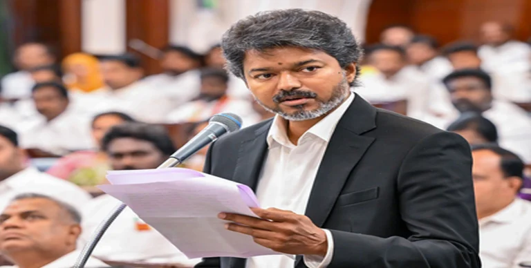 तमिलनाडु की राजनीति में बढ़ी हलचल, DMK विधायक बोले— छह महीने भी नहीं टिकेगी विजय सरकार
