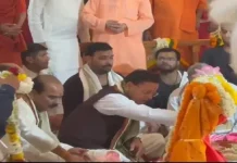 सीएम धामी का अल्मोड़ा दौरा, डोल आश्रम में पूजा-अर्चना, विकास पर जोर
