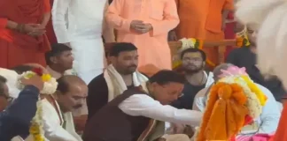 सीएम धामी का अल्मोड़ा दौरा, डोल आश्रम में पूजा-अर्चना, विकास पर जोर