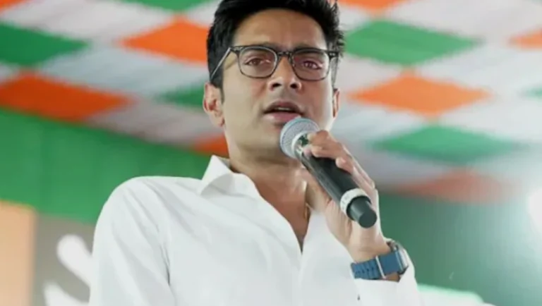 टीएमसी में टूट की अटकलों पर चुप्पी तोड़ेंगे अभिषेक बनर्जी, बयान पर टिकीं सबकी निगाहें