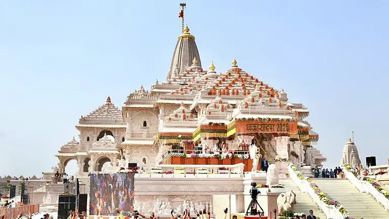 श्रीराम जन्मभूमि मंदिर में चढ़ावे की कथित चोरी का मामला, ट्रस्ट ने कर्मचारियों के खिलाफ दर्ज कराई FIR