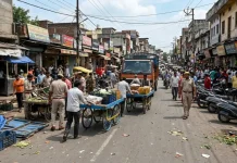 हल्द्वानी में नगर निगम का अतिक्रमण पर बड़ा एक्शन, फुटपाथ-नालियों से हटाए अवैध कब्जे