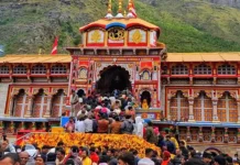 बदरीनाथ धाम के गर्भगृह में वीडियो बनाना पड़ा भारी, मुंबई के पर्यटक पर कार्रवाई